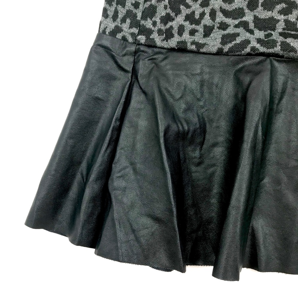 Umgee Gray Leopard Short Skirt - Picture 2 of 4